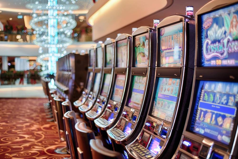 Ilustrasi gulungan permainan slot online dengan warna cerah